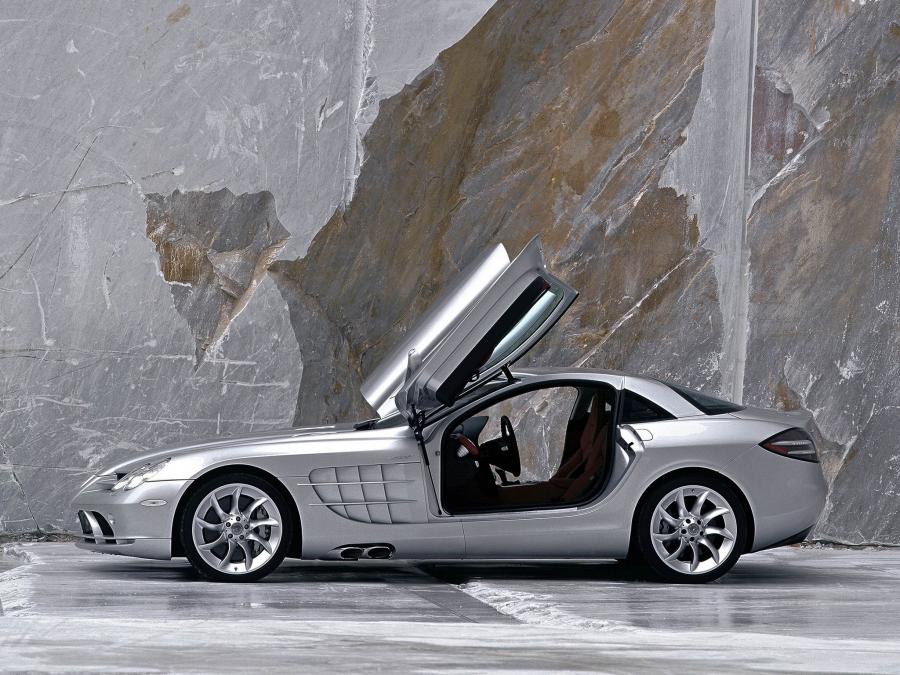 Mercedes-Benz SLR McLaren 2003 года  (фото 299 из 319)